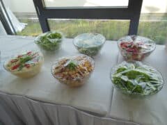 Bild der Salate auf der Vorabendparty des Barcamps Stuttgart