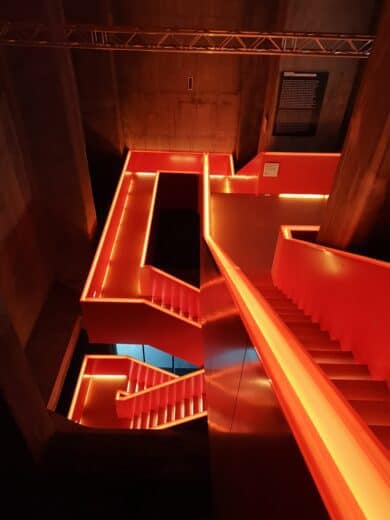 Das hintere Treppenhaus im Ruhr Museum war schon ein klein wenig begeisternd... so orange leuchtend