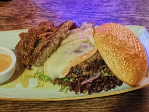 Der "Lecker Royal" Burger mit nem extra Patty und extra Zwiebeln in der Nachtschicht Stuttgart-Obertürkheim