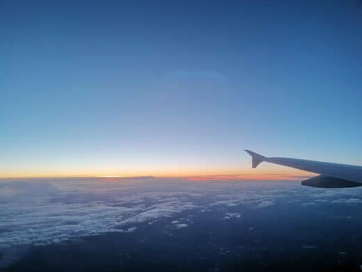 Ja, schon ganz nett, so einen Sonnenuntergang im Flugzeug...