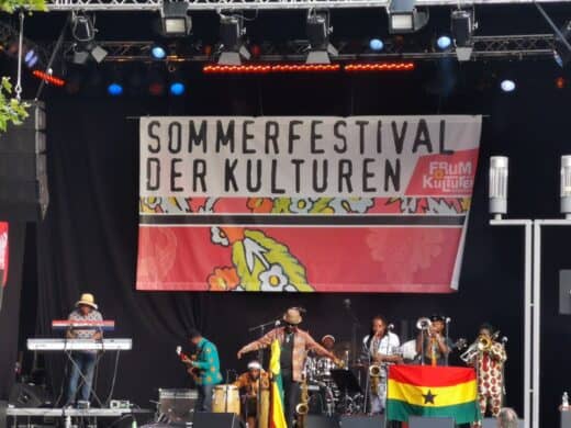 Gyedu-Blay Ambolley auf dem Sommerfestival der Kulturen in Stuttgart (2019)