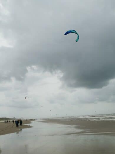 Der Parnassia Strand mit zahlreichen Kitern