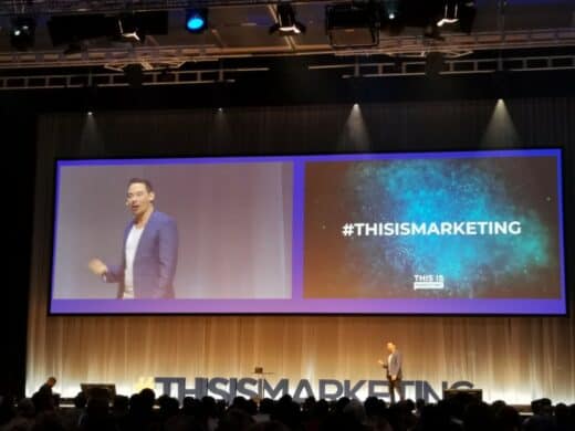 Der Moderator und Magier Dan Berlin bei #thisismarketing 