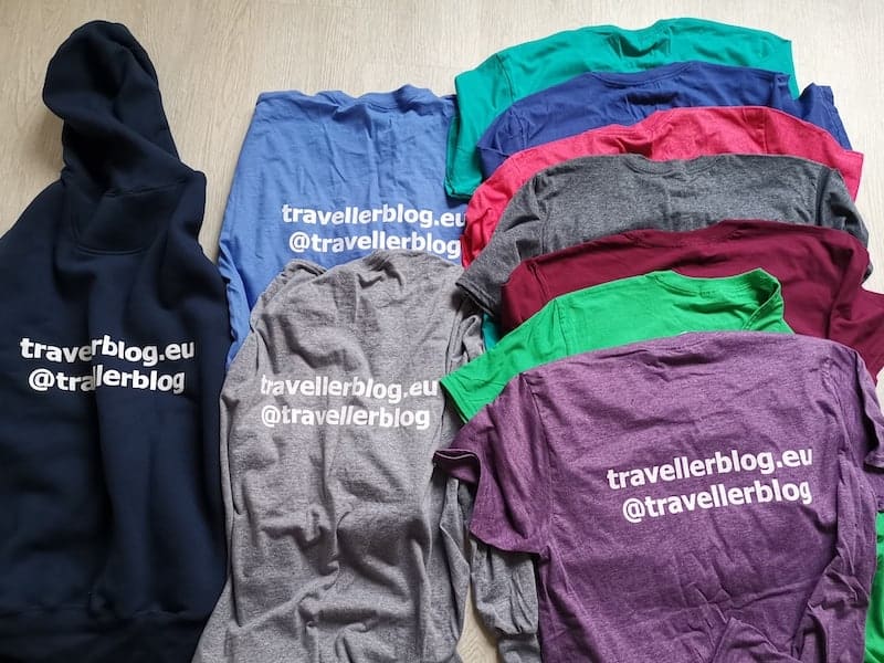 Shirts in allen Farben für meinen Reiseblog travellerblog.eu