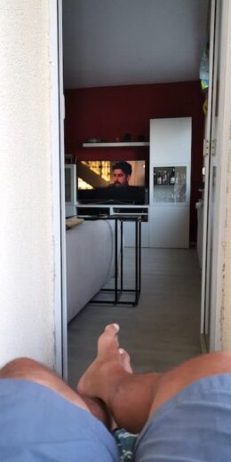 Fernsehen vom Balkon aus