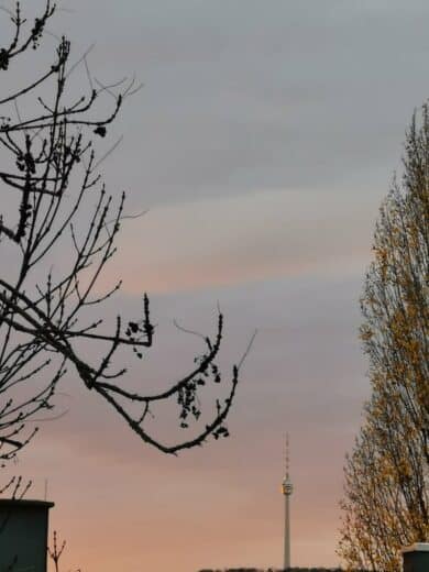 Ein wenig rötlicher Morgen und der Stuttgarter Fernsehturm