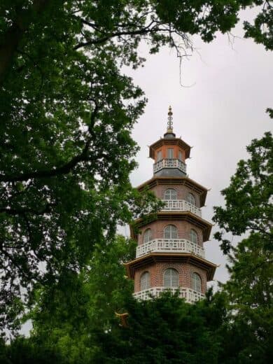 Chinesische Pagode am Eingang des Schlossparks Oranienbaum
