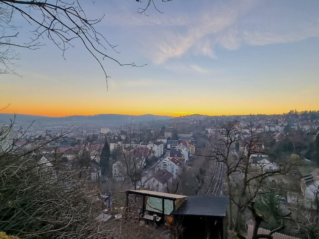 Ausblick über Stuttgart beim abendlichen Spaziergang