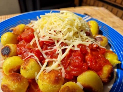 Gnocchi mit Tomaten-Speck-Sauce