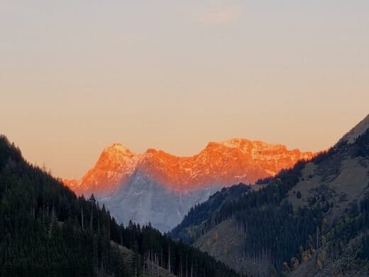 Alpenglühen - die Zugspitze fast ganz rot