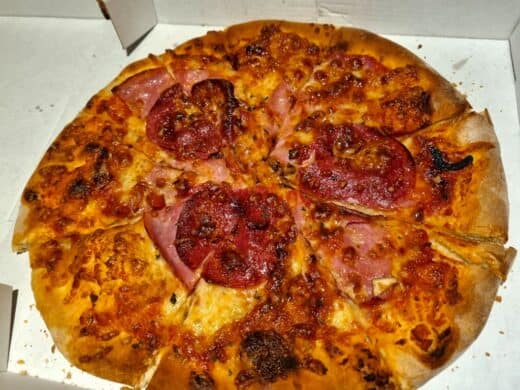 Pizza Romana (Schinken und Salami)