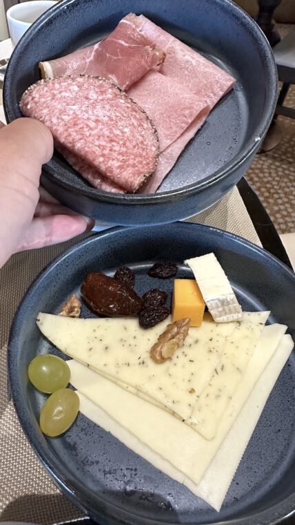 Wurst und Käse zum Frühstück