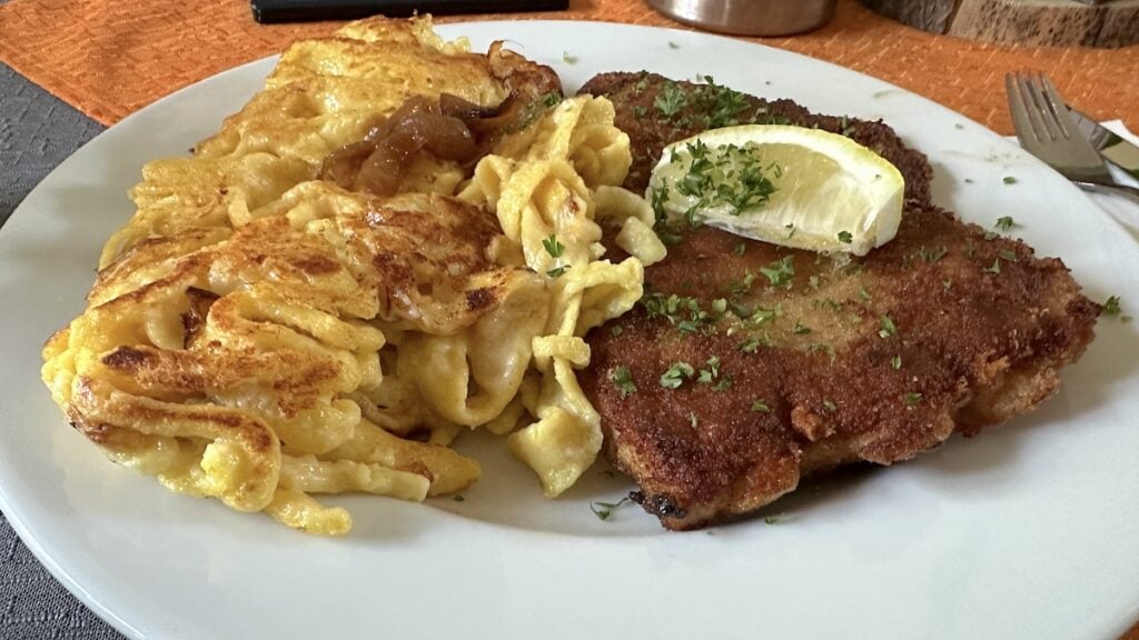 Cordon bleu mit Kässpätzle