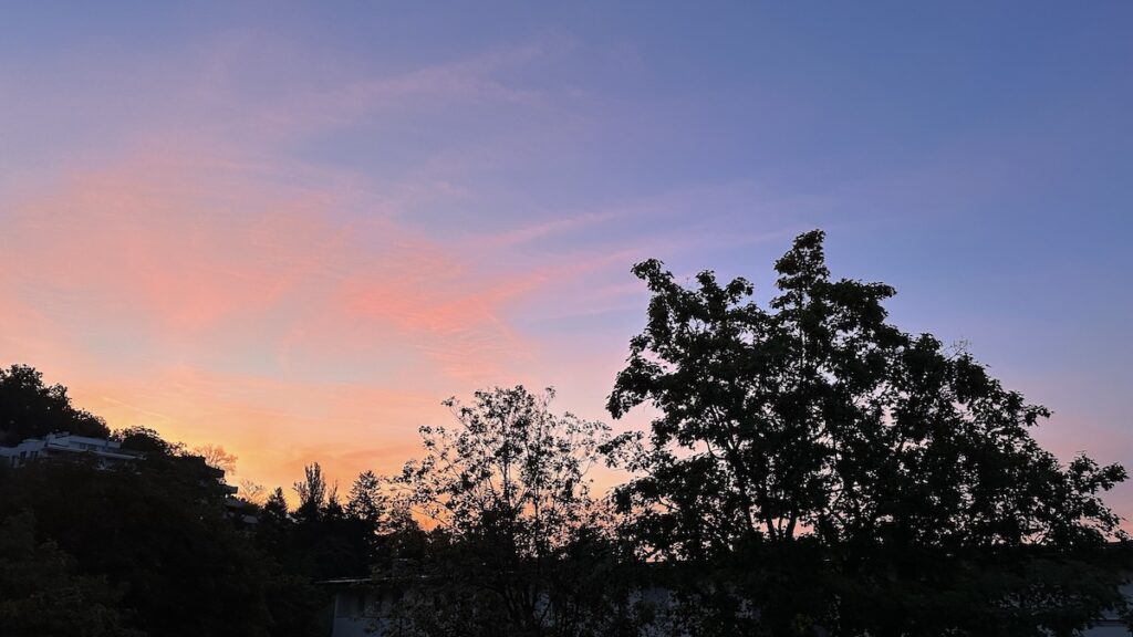 Sonnenaufgang vor meinem Balkonfenster