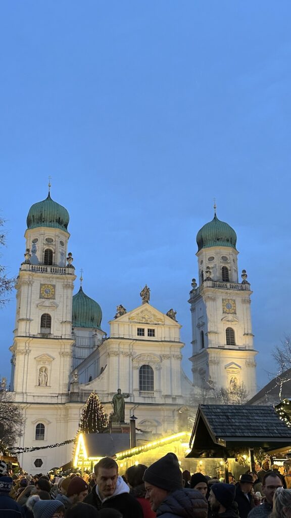 Dom in Passau am Abend