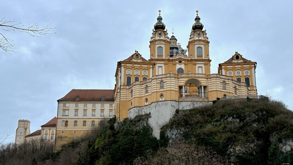 Stift Melk von unten