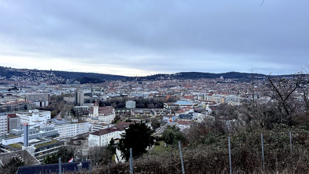 Standardblick bei meinen Spaziergängen über Stuttgart mit dem Lindenmuseum unter mir