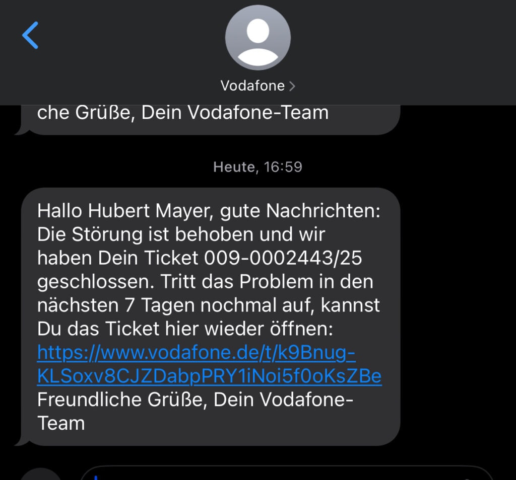 SMS von vodafone mit der Info, dass das Internet wieder funktioniert - ohen ein Wort des Bedauerns für den Ausfall