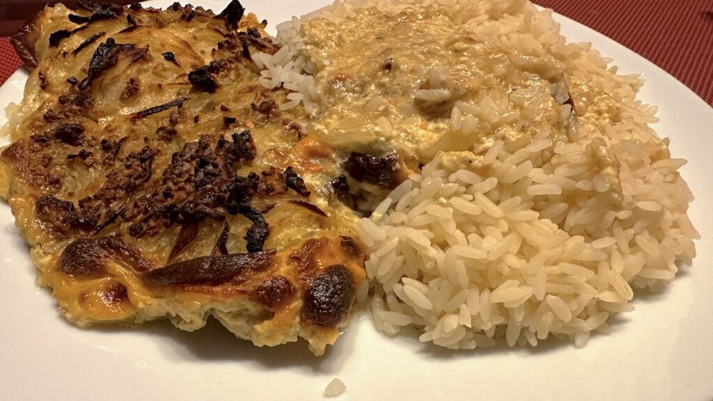 Zwiebel-Putenschnitzel mit Reis