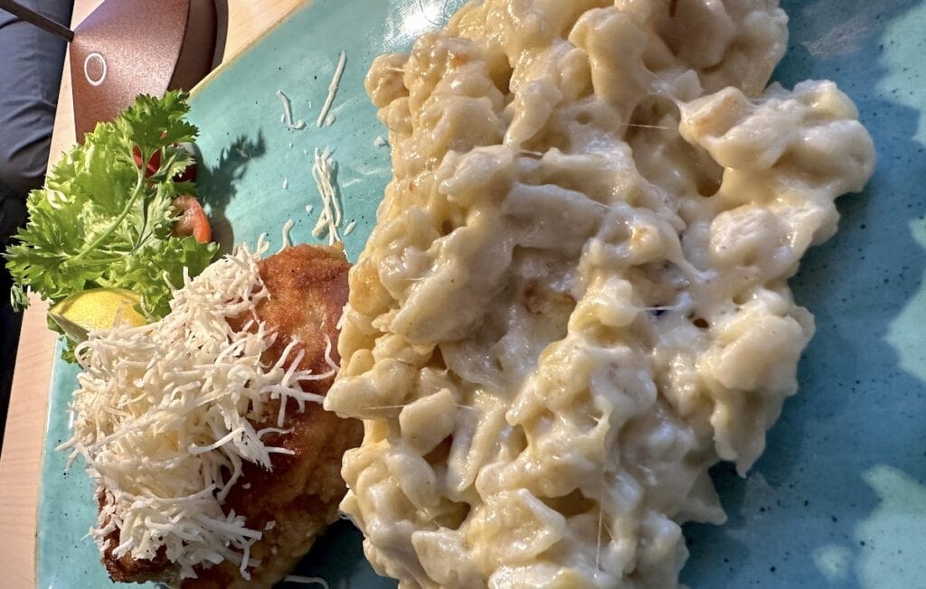 Krencordon bleu mit Kässpätzle
