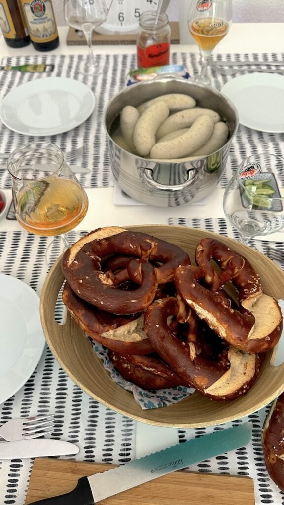 Weißwürste aus der Oberpfalz, Brezeln vom Stritzelberger im Remstal