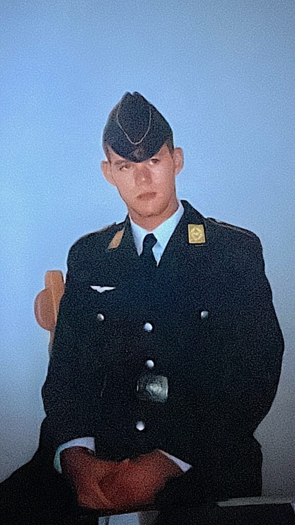 Ich in Luftwaffe-Ausgehuniform (1994/95)