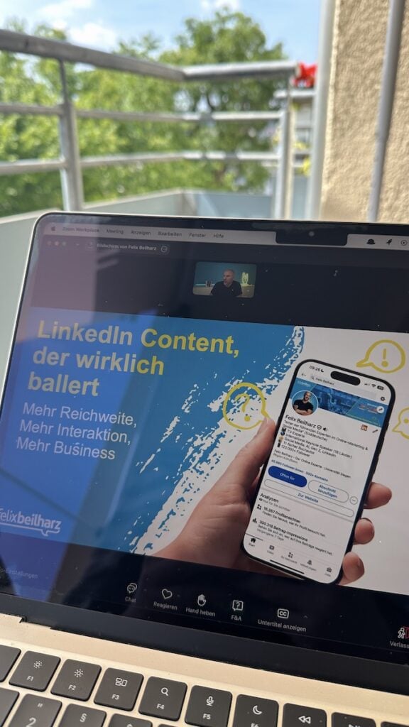 Mittagspause mit einem Webinar von Felix Beilharz auf dem Balkon
