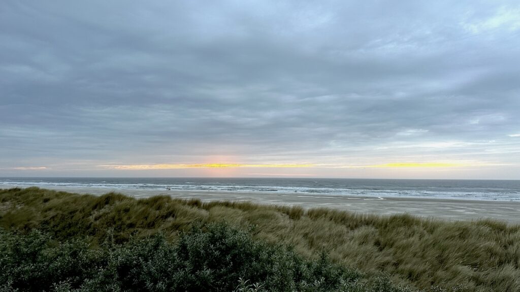 Die Sonne ist gerade untergegangen an der Nordsee