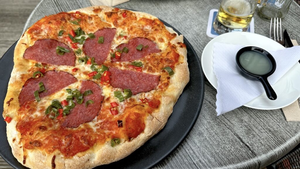 Höllisch scharfe Pizza im Baumann's Kaffeehaus
