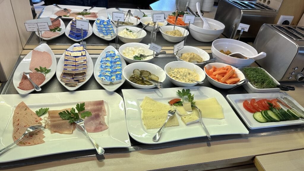 Wurst- und Käseauswahl im Hotel