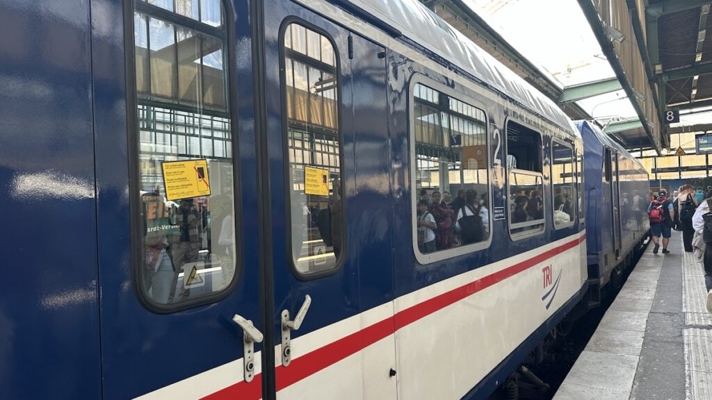 Uralt Regionalexpress von Nürnberg nach Stuttgart
