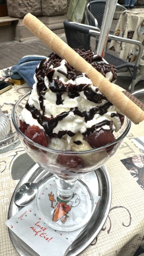 Schwazwaldbecher