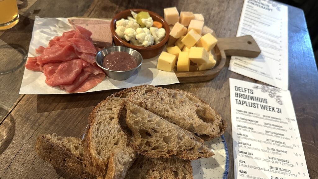 Geteilte Vorspeisenplatte im Delfts Brouwhuis