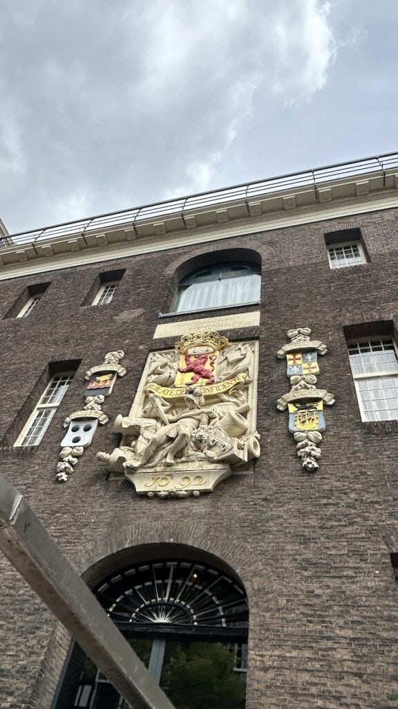 Fassade des Armamentariums in Delft