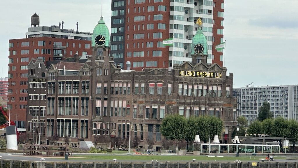 Historisches Gebäude der Holland America Line