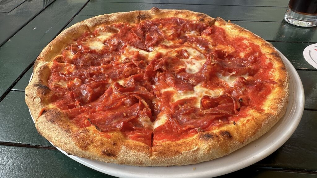 Lekker Pizza im La Piazza Verde Delft