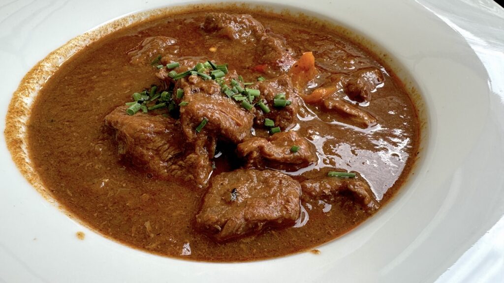 Gulasch auf dem Weindorf