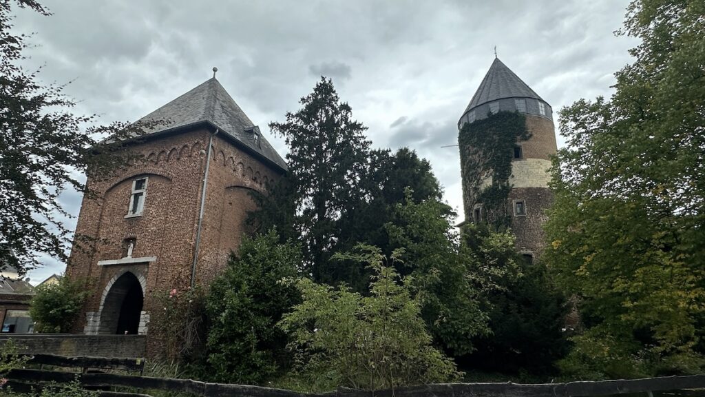 Die Burg in Brüggen von außen