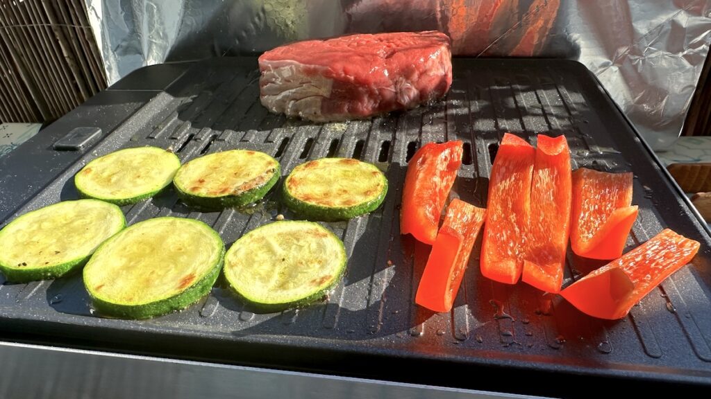 Zucchini, Paprika und Rinderfiletsteak