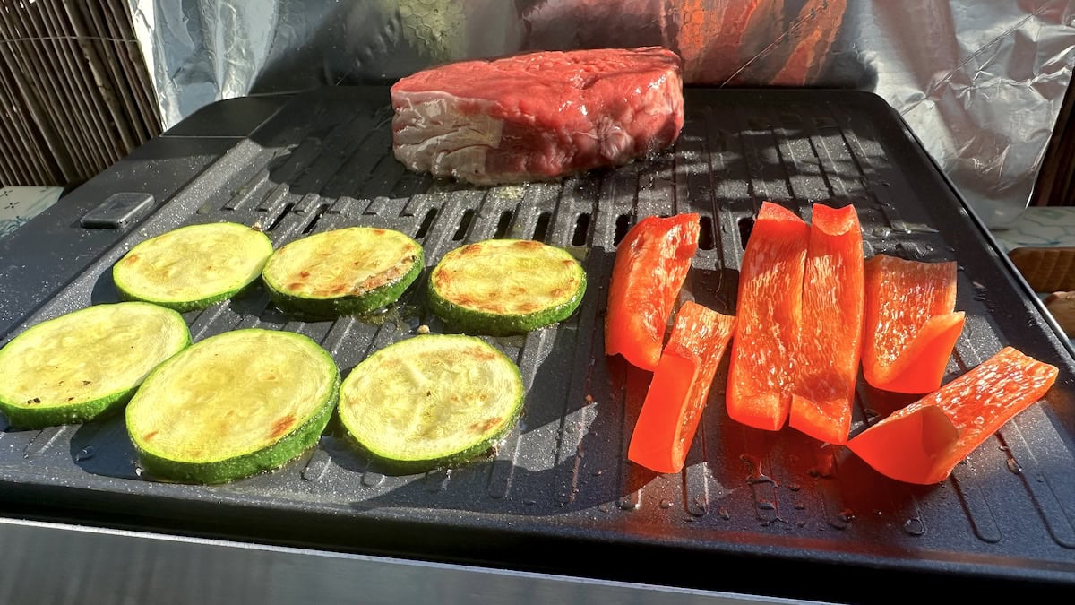 Zucchini, Paprika und Rinderfiletsteak