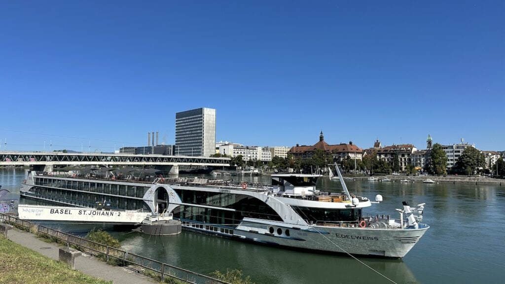 Die MS Edelweiss in Basel