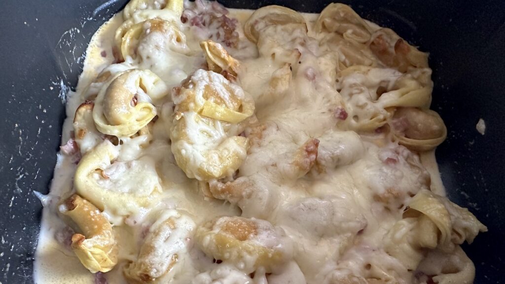 Tortellini mit Schinken-Sahne-Soße aus dem AirFryer