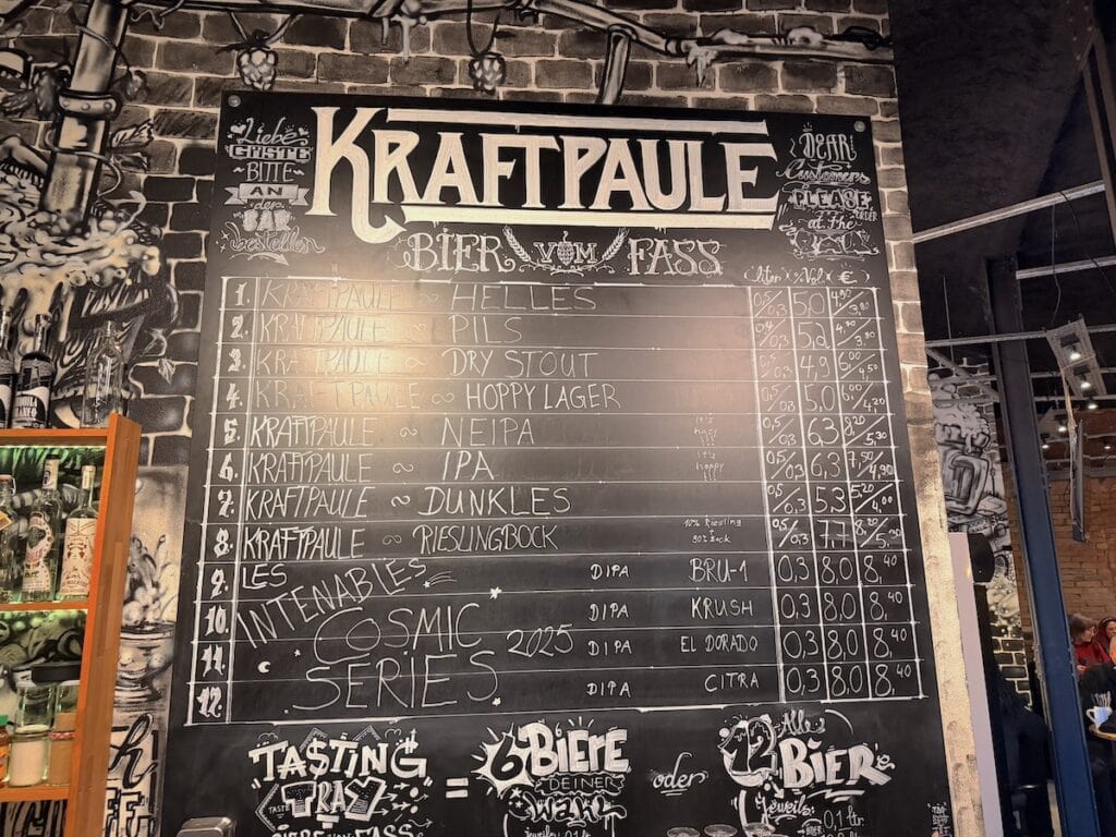 Les Intenables on Tap am Cosmic Day im Kraftpaule