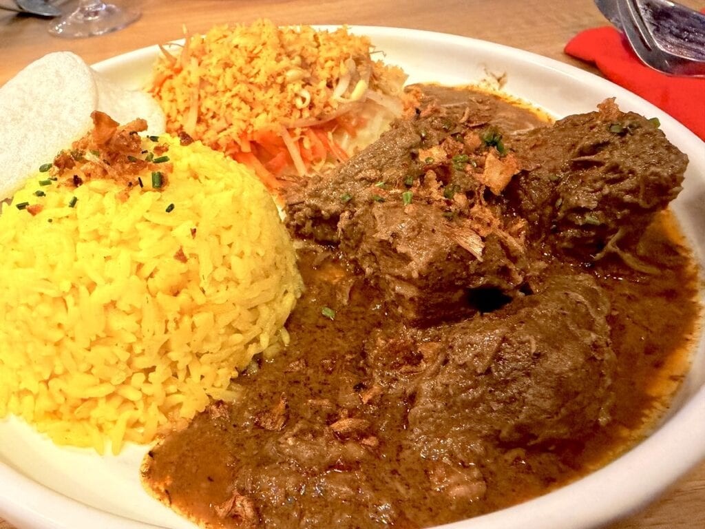 Reis mit Rind und leckerem Gemüse