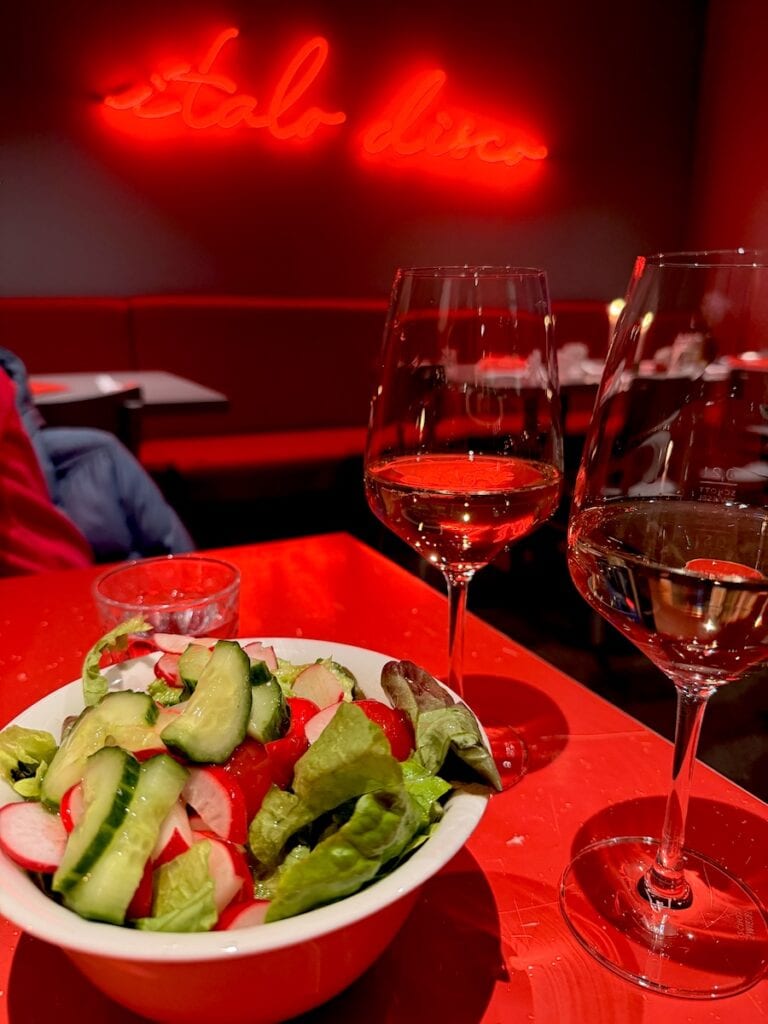 Beilagensalat im Italo Disco