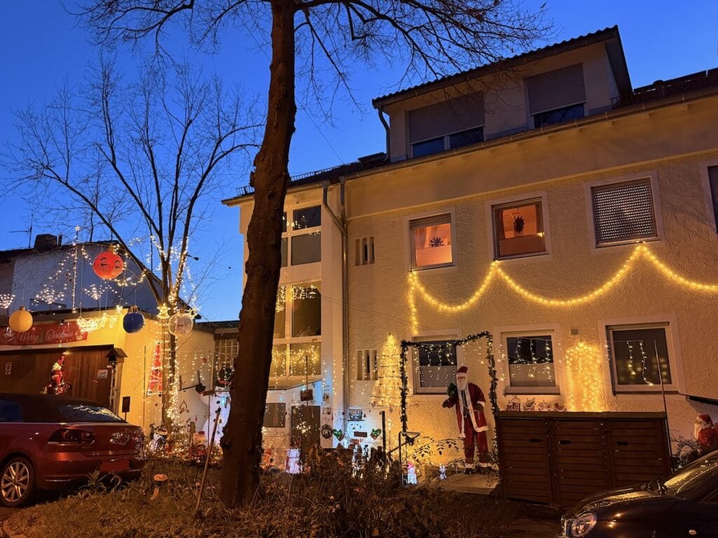 Ich liebe dieses Jaus. Mehrmals im Jahr gibt es dort Hammer-Deko, unglaublich liebevoll