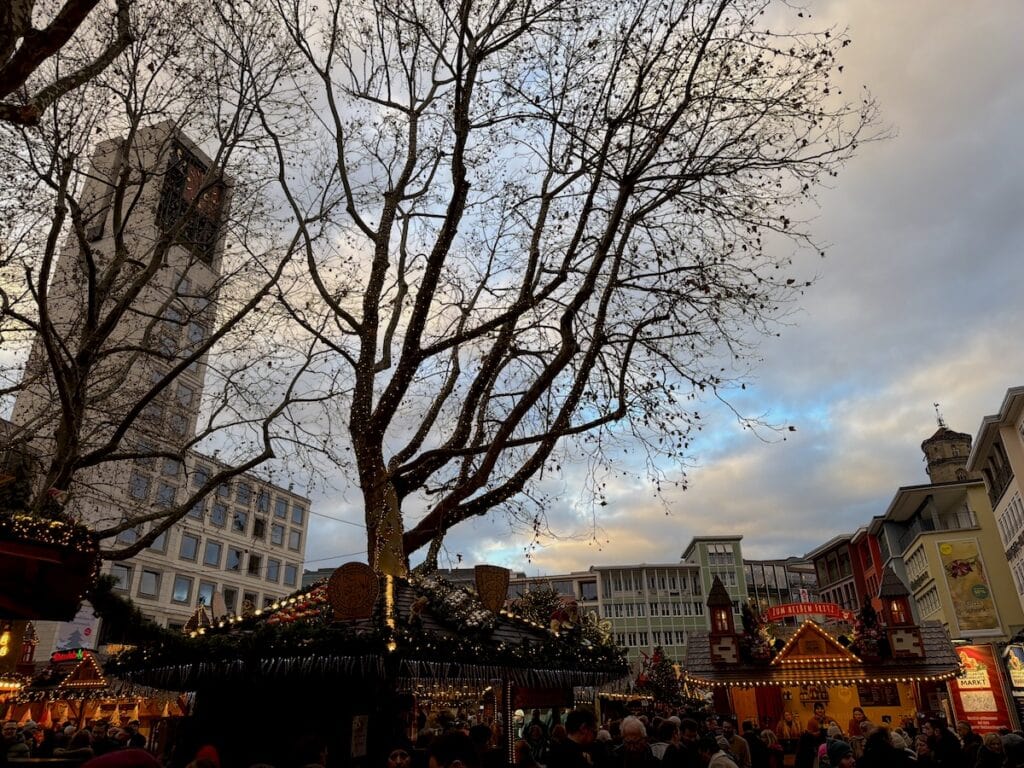 Weihnachtsmarkt - und kein einziges Bild vom Essen oder Trinken
