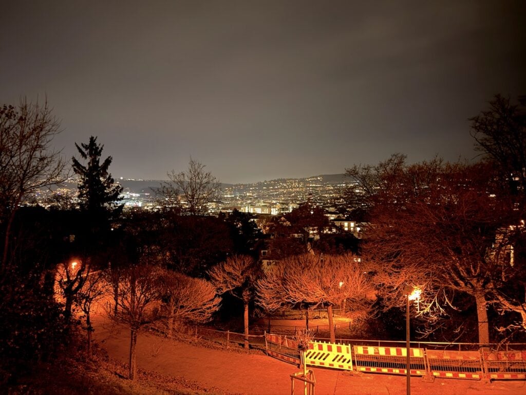 Nächtlicher Ausblick auf Stuttgart, kurz oberhalb meines Hauses