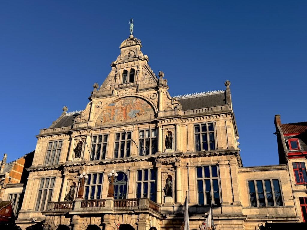 Eines der schönen Gebäude in der Genter Innenstadt