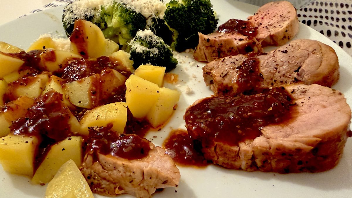 Leckeres Schweinefilet mit Salzkartoffeln und Brokkoli